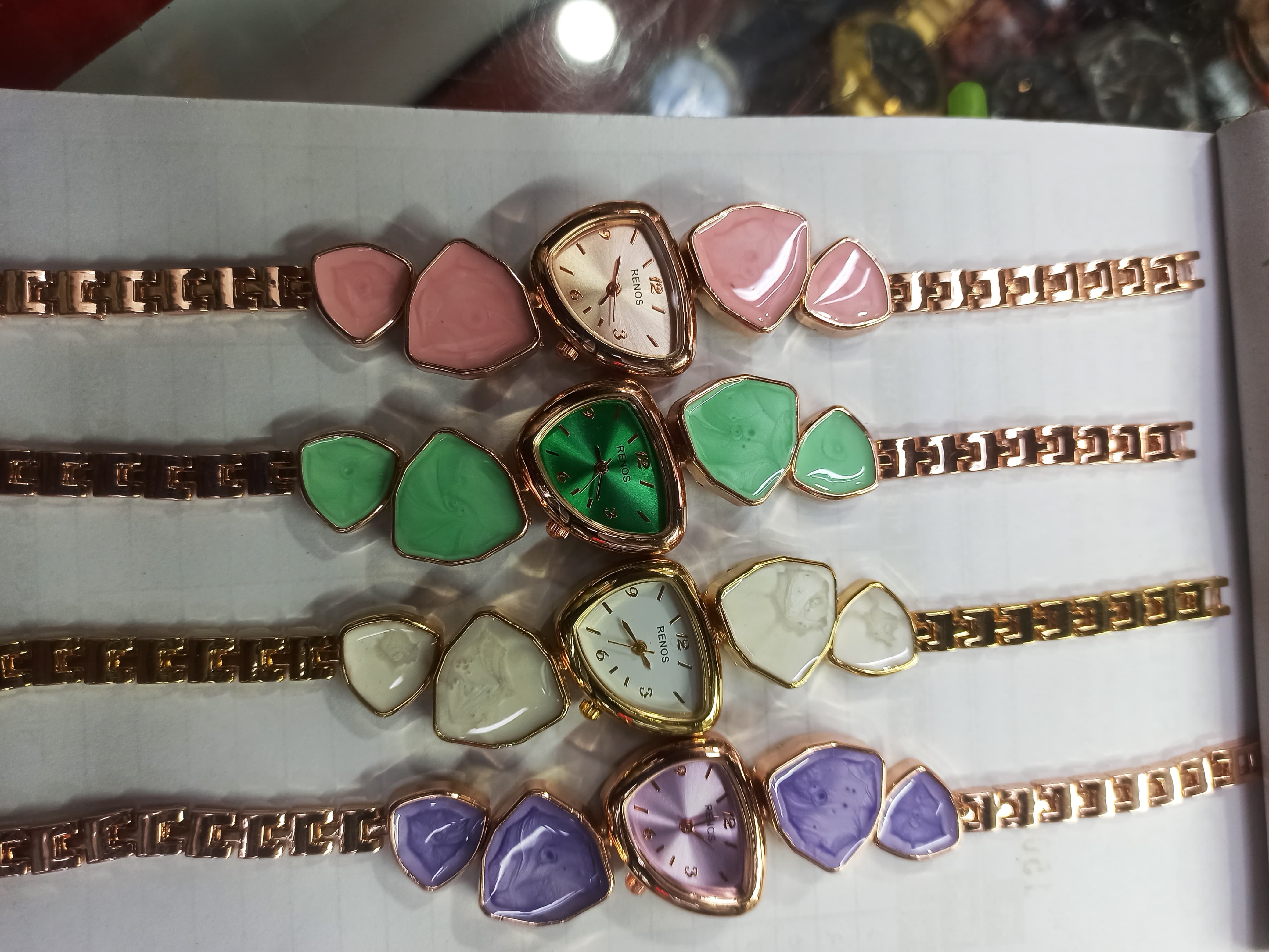 QUARTZ  1325 Female watch